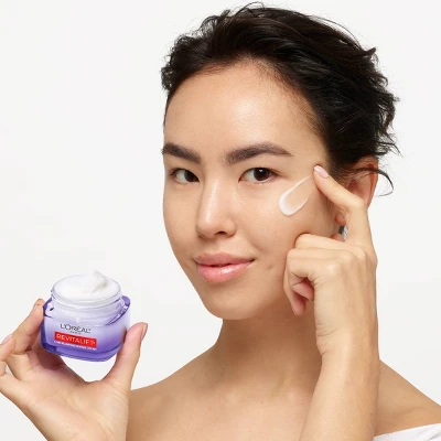 L’Oréal Paris L'Oreal Paris Revitalift Hyaluronic Acid Plumping Cream - 1.7oz 4 L’Oréal Paris L'Oreal Paris Revitalift Hyaluronic Acid Plumping Cream - 1.7oz - Image 2