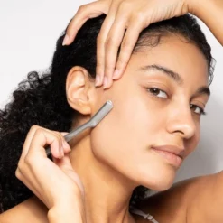 Tweezerman Facial Razor -Serene Skin GUEST 1b4621f8 1d74 40ab ad0c ed8e3af348ea