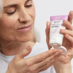 No7 Menopause Skincare Protect & Hydrate Day Cream With SPF 30 - 1.69 Fl Oz -Serene Skin GUEST b67c2029 dc32 4758 8878 b43991934fc7